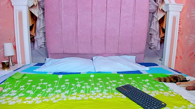 mishell lovely online show from 9, 11, 2025