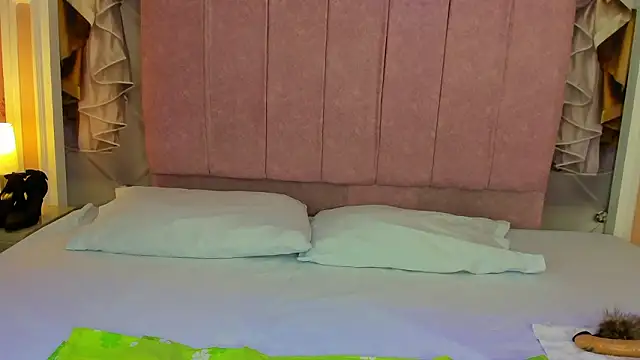 mishell lovely online show from 12, 2, 2026