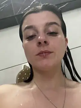 LilyIrons online show from 17, 4, 2026