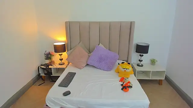 evvaa moon69 online show from 3, 10, 2025