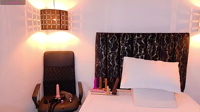 evvaa moon69 online show from 15, 4, 2026