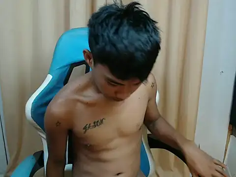 Snapshot of urasianjason chatting on 13, 11, 2025 urasianjason online show from 13, 11, 2025