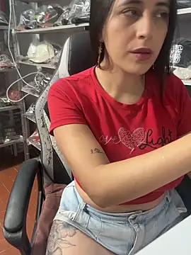 GiaDuque online show from 8, 10, 2025