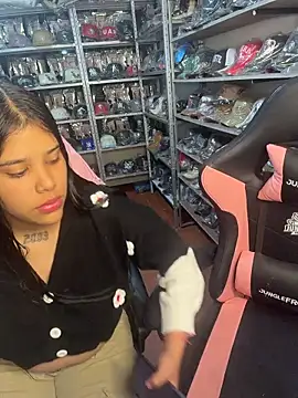 GiaDuque online show from 28, 2, 2026