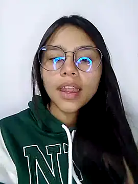 SofieLove 01 online show from 16, 1, 2026