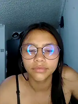 SofieLove 01 online show from 12, 3, 2026