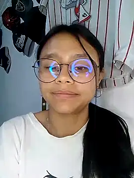 SofieLove 01 online show from 9, 3, 2026