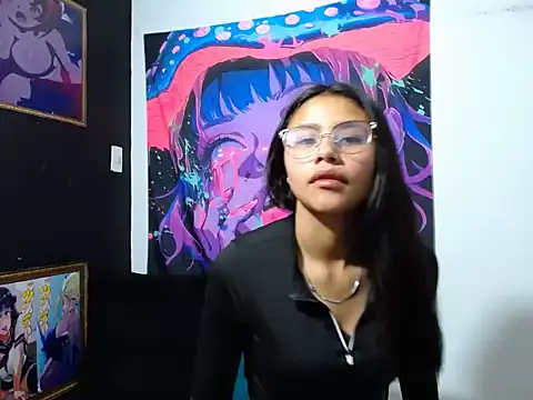 Snapshot of SofieLove_01 chatting on 12, 11, 2025 SofieLove 01 online show from 12, 11, 2025