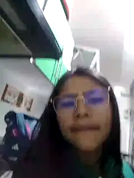 Snapshot of SofieLove_01 chatting on 29, 11, 2025 SofieLove 01 online show from 29, 11, 2025