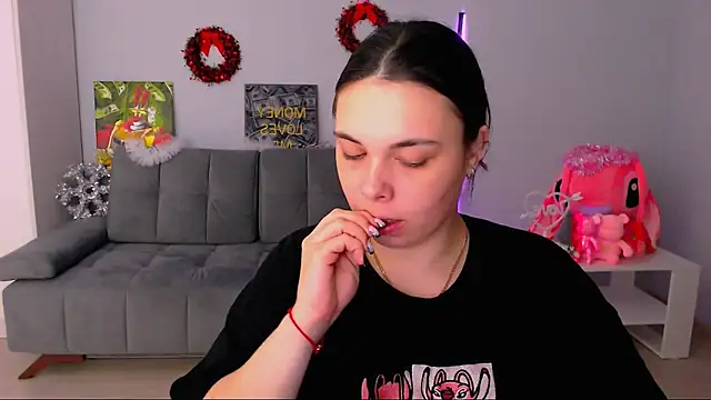 queenofthesense  online show from 1, 12, 2025