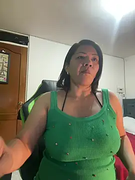 Snapshot of hiilarybrown chatting on 28, 4, 2026 hiilarybrown online show from 28, 4, 2026