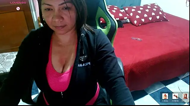 Snapshot of hiilarybrown chatting on 9, 5, 2026 hiilarybrown online show from 9, 5, 2026