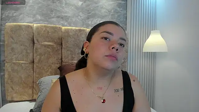 Snapshot of leilapons chatting on 14, 11, 2025 leilapons online show from 14, 11, 2025