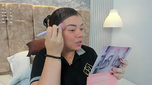 Snapshot of leilapons chatting on 10, 11, 2025 leilapons online show from 10, 11, 2025