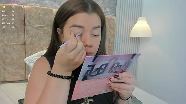 Snapshot of leilapons chatting on 7, 11, 2025 leilapons online show from 7, 11, 2025