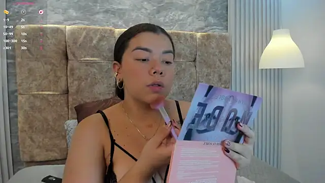 Snapshot of leilapons chatting on 23, 11, 2025 leilapons online show from 23, 11, 2025