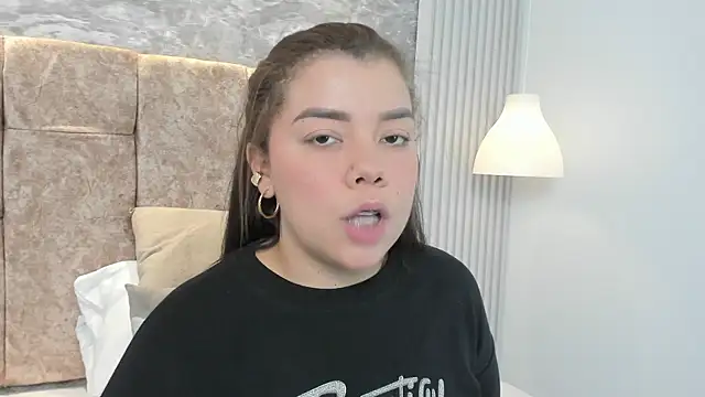 Snapshot of leilapons chatting on 9, 10, 2025 leilapons online show from 9, 10, 2025