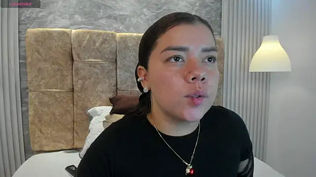 Snapshot of leilapons chatting on 21, 11, 2025 leilapons online show from 21, 11, 2025