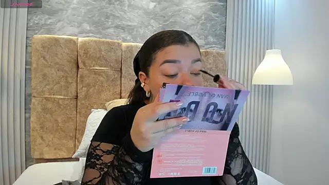 Snapshot of leilapons chatting on 26, 10, 2025 leilapons online show from 26, 10, 2025