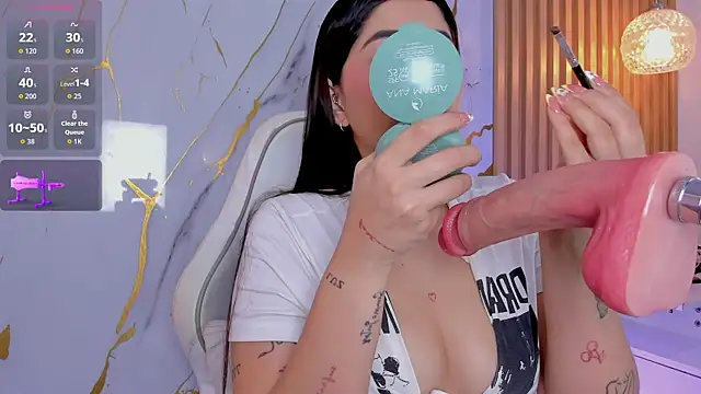 alissaowens  online show from 27, 4, 2026