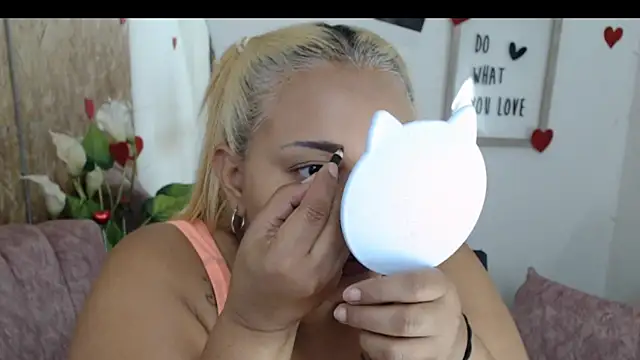 laleska montenegro online show from 18, 11, 2025