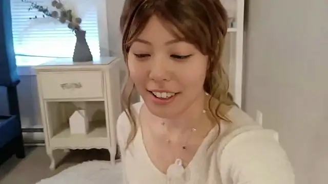 Nana with online show from 23, 3, 2026