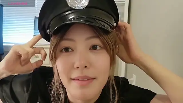 Nana with online show from 31, 1, 2026