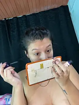 EVAH LEE  online show from 5, 4, 2026