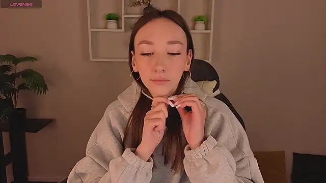 Miche1le Allenne online show from 23, 3, 2026