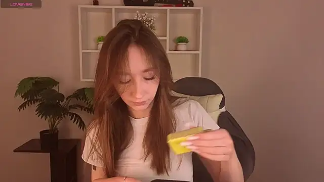 Miche1le Allenne online show from 2, 4, 2026