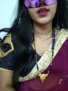 Snapshot of BEAUTY_QUE chatting on 23, 10, 2025 BEAUTY QUE online show from 23, 10, 2025