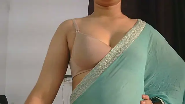 Cute-Bacchi online show from 26, 9, 2025