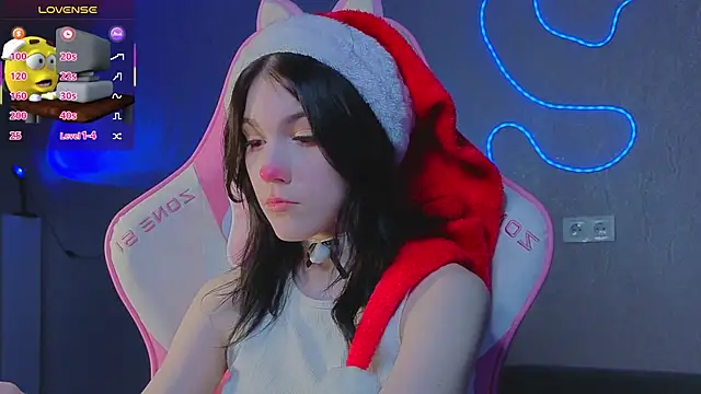 Snapshot of Sophie_SkyAngel chatting on 19, 12, 2025 Sophie SkyAngel online show from 19, 12, 2025