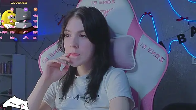 Snapshot of Sophie_SkyAngel chatting on 8, 1, 2026 Sophie SkyAngel online show from 8, 1, 2026