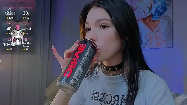 Snapshot of Sophie_SkyAngel chatting on 4, 11, 2025 Sophie SkyAngel online show from 4, 11, 2025