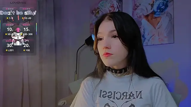 Snapshot of Sophie_SkyAngel chatting on 6, 11, 2025 Sophie SkyAngel online show from 6, 11, 2025