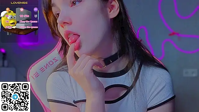 Snapshot of Sophie_SkyAngel chatting on 28, 2, 2026 Sophie SkyAngel online show from 28, 2, 2026