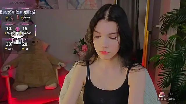 Snapshot of Sophie_SkyAngel chatting on 13, 10, 2025 Sophie SkyAngel online show from 13, 10, 2025