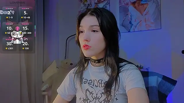 Snapshot of Sophie_SkyAngel chatting on 5, 11, 2025 Sophie SkyAngel online show from 5, 11, 2025