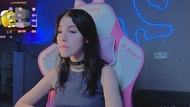 Snapshot of Sophie_SkyAngel chatting on 17, 12, 2025 Sophie SkyAngel online show from 17, 12, 2025