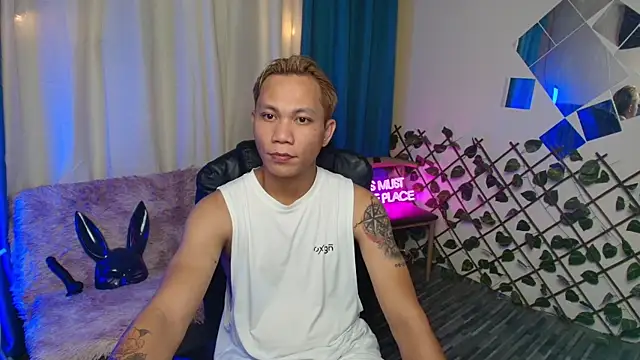Snapshot of princenavheen chatting on 27, 5, 2026 princenavheen online show from 27, 5, 2026