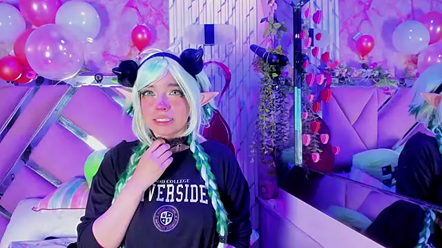 Akane Hikari  online show from 13, 2, 2026