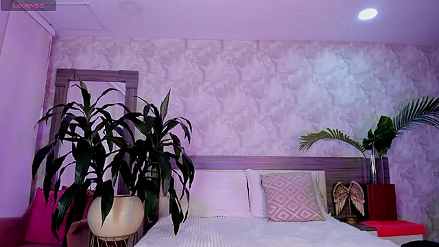 Alaiaguerra online show from 12, 6, 2026