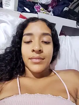 Snapshot of Amber-Sweett chatting on 6, 11, 2025 Amber-Sweett online show from 6, 11, 2025