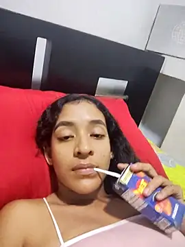 Snapshot of Amber-Sweett chatting on 1, 11, 2025 Amber-Sweett online show from 1, 11, 2025