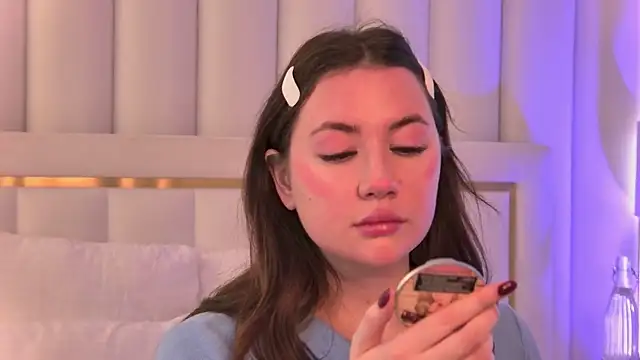 MeganStrain online show from 21, 12, 2025