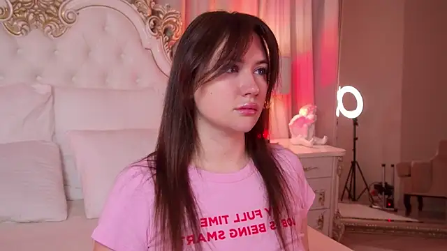 MeganStrain online show from 18, 12, 2025