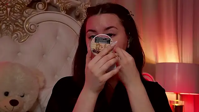 MeganStrain online show from 4, 2, 2026