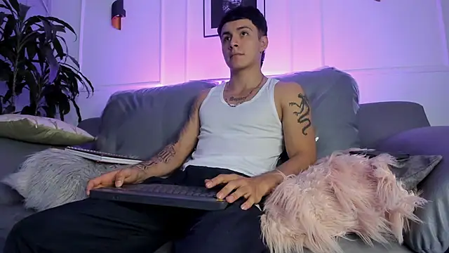 Leo santoro online show from 23, 2, 2026