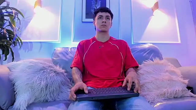 Leo santoro online show from 7, 3, 2026